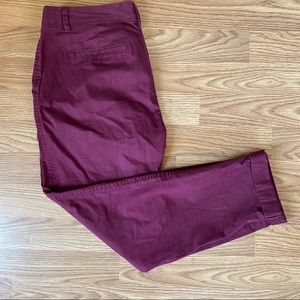 🍋 Banana Republic Burgundy Ryan Chino